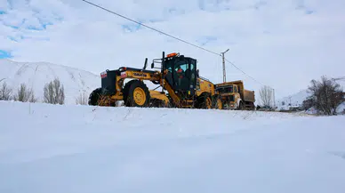 Sivas'ta 807 köy yolu kar nedeniyle ulaşıma kapandı