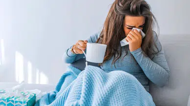 Uzman uyardı: Bu kış üç virüs aynı anda yayılıyor, en belirgin belirti “kemik kırılır gibi” ağrı