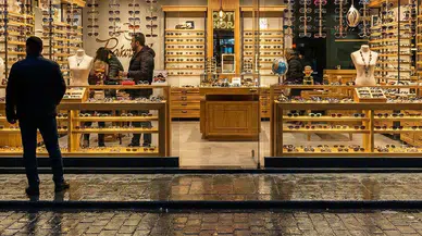 Rekabet kurumu'ndan Ray-Ban, Atasun Optik ve Oakley'in çatı şirketi hakkında soruşturma