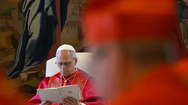 Papa, yapay zeka ile yaşanabilecek duygusal ilişkiler konusunda uyardı