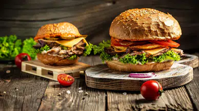 Müşterilerin şifresiz mekana giremediği ve günde yalnızca 10 kişiyi kabul eden hamburgerci hakkında inceleme başlatıldı