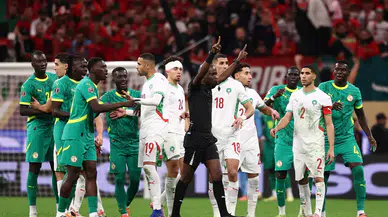 Afrika Uluslar Kupası finalinde yaşanan olaylar sebebiyle Senegal ve Fas'a ceza yağdı