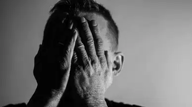 Neden aynı hatayı tekrar tekrar yapıyoruz? Bilim insanları beynin “takıldığı” noktayı buldu