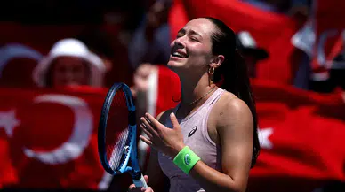 Zeynep Sönmez Avustralya Açık'ta tarih yazıyor: Hem gönülleri fethetti, hem de rekor ödülün sahibi oldu