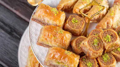 Saraydan çarşıya baklava: Bir tatlı nasıl millileşti?