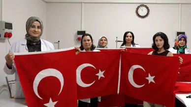 Gaziantep'te Cumhuriyet coşkusu: Ellerinde ilmek ilmek Türk bayrağı