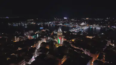 İstanbul'un simgesi Gazze'deki trajediye ışık tuttu