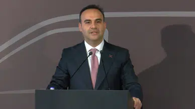 Bakan Kacır'dan otomotiv devlerine çağrı: Türkiye stratejik bir ortak