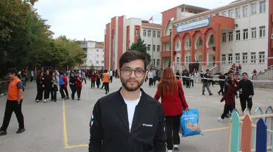 Sıralardan kürsüye: Mezun olduğu okulda öğretmenlik hayalini gerçekleştirdi