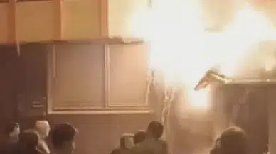 Kağıthane'de korku dolu anlar: İş yerini saran alevlere mahalleli müdahale etti