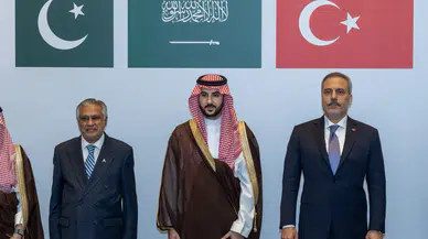Riyad'da kritik zirve: Türkiye'den savunma ve diplomasi hamlesi