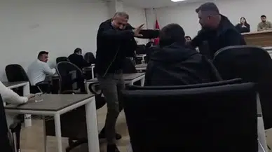 Silopi Belediye Meclisi'nde bütçe gerilimi: Toplantı kavgayla bölündü