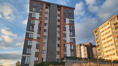 Pendik'te korkutan toprak kayması: 9 katlı bina boşaltıldı