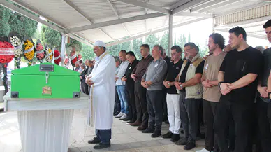 Deniz faciasında yaşamını yitiren doktor Şahin Bingüllü Adana'da defnedildi
