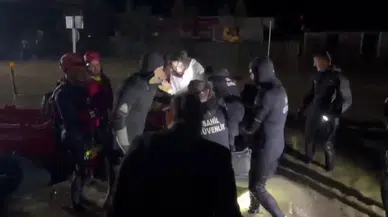 Demet Özdemir'in zor anları: Sağanak yağış stüdyoyu göle çevirdi