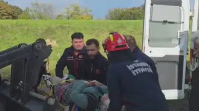 Çatalca'da sel suları hayatı felç etti: Yaralı kadın kepçe ile kurtarıldı