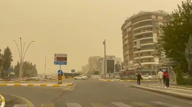 Şanlıurfa'da toz bulutu hayatı felç etti: Gökyüzü griye döndü