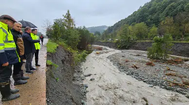 Sapanca'da sel felaketinin izleri siliniyor: Kaymakam Yazıcı sahada inceleme yaptı