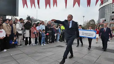 Düzce'deki Cumhuriyet kutlamalarında bir isim herkesin dikkatini çekti