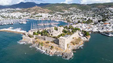 Bodrum'un tarihi simgesi havadan görüntülendi: 600 yıllık miras büyüledi