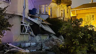 Zonguldak'ta sağanak felaketi: Metruk binanın duvarı büyük bir gürültüyle yıkıldı
