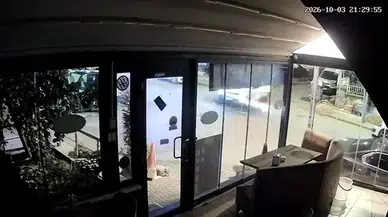 Ümraniye'de dikkatsizlik kazaya davetiye çıkardı: Motosikletli sürücü hastanelik oldu
