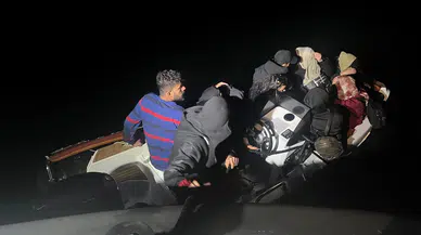 Ege'de gece operasyonu: Sahil Güvenlik 10 kişiyi kurtardı