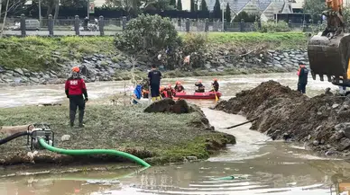 Kayıpların izi sürülüyor: Kağıthane'de göletin suyu dereye yönlendirildi
