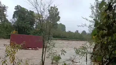Sakarya'da sel felaketi: Kanlıçay taştı, evler yerinden söküldü
