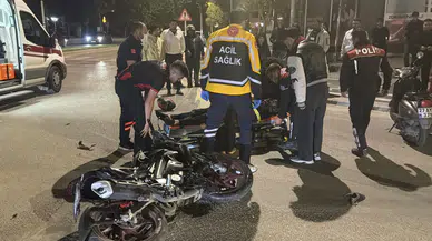 Eskişehir'de motosiklet dehşeti: Ehliyetsiz sürücü kavşakta ortalığı birbirine kattı