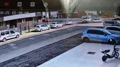 Düzce'de kavşak dehşeti: Üç aracın karıştığı kaza kamerada