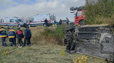 Gölbaşı yolunda korkunç kaza: Taksi şarampole uçtu