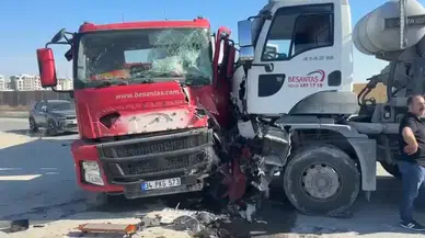 Avcılar'da beton mikserleri kafa kafaya çarpıştı: Bir yaralı