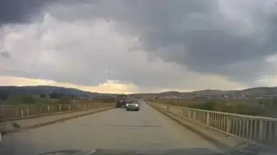 Sivas'ta köprü üzerinde ölümden dönülen o anlar kameraya yansıdı