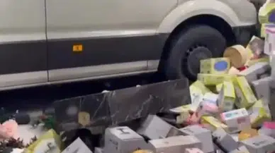 Bursa'da korku dolu anlar: Mağazaya dalan minibüsten saniyelerle kaçtılar