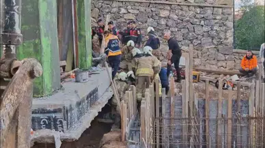 Çekmeköy'deki inşaatta korku dolu anlar: Toprak altında kalan işçi kurtarıldı