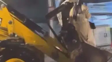 İstanbul'da sağanak felaketi: Merter'de mahsur kalanlar kepçeyle tahliye edildi