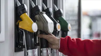 Benzine 4,30 TL indirim geldi: İstanbul'da litre fiyatı 80 TL'nin altına düştü