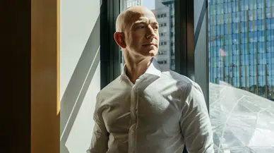 Jeff Bezos açıkladı: Ay'da kalıcı üs için 2028 hedefi