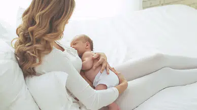 Bebek sağlığı tartışması: Anne sütünde yeni kimyasallar bulundu