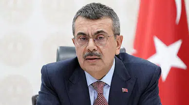 Yusuf Tekin: Noel ağacı süsleniyor da bizim Ramazan etkinliklerimize niye karışılıyor?