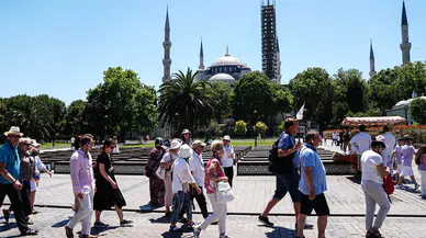 2025’te Türkiye’yi ziyaret eden turist sayısı 64 milyona yaklaştı