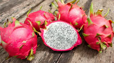 Ejder meyvesi (pitaya) nasıl yenir? Kesme ve servis teknikleri rehberi