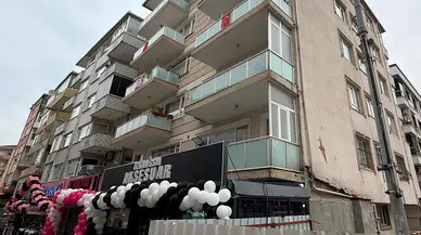 Küçükçekmece'de bina sakinlerini sokağa döken korku: 5 katlı bina tahliye edildi
