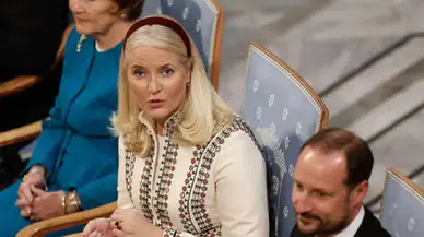 Epstein gölgesi Norveç sarayında: Destek eriyor, tepkiler büyüyor