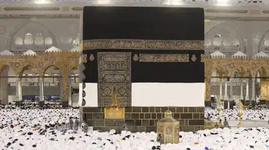 Epstein dosyalarında Kâbe detayı: Kisve parçaları mı gönderildi?