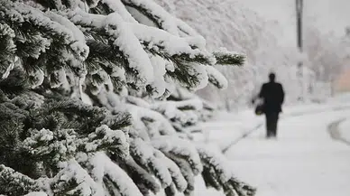 İstanbul’da hava bir anda değişecek: Kuvvetli yağmurdan kara geçiş bekleniyor