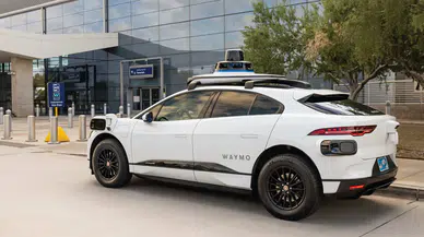 Londra sokaklarında sürücüsüz dönem: Robotaksiler için tarih verildi