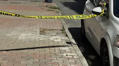 Sultangazi'de motosikletli dehşet: 15 yaşındaki gence kurşun yağdırdılar
