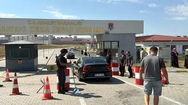 Ümit Özdağ'dan Çorlu'daki cezaevine moral ziyareti